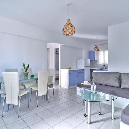 Lägenhet på 50 m² i Logaras - Pounda Beach, med 2 sovrum och 1 badrum  Piso Livadi Exteriör bild